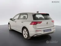 Usata VW Golf VIII Style 150 CV (110 kW) 2025 Grigio Berlina