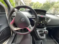 Usata Lancia Ypsilon 69 CV (50 kW) 2016 Bianco Utilitaria