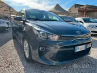 Usata Kia Rio 77 CV (56 kW) 2017 Grigio Berlina