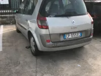 Usata Renault Scenic E-Tech Dynamique 100 CV (73 kW) 2004 Grigio Monovolume