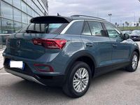 Usata VW T-Roc Life 150 CV (110 kW) 2022 Petroleum blue SUV