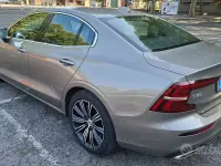 Usata Volvo S60 190 CV (139 kW) 2021 Grigio Berlina