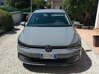 Usata VW Golf VIII Life 116 CV (85 kW) 2022 Grigio Berlina