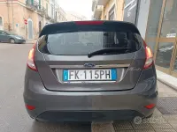 Usata Ford Fiesta Titanium 75 CV (55 kW) 2017 Grigio Utilitaria