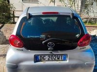 Usata Toyota Aygo 68 CV (50 kW) 2006 Grigio Utilitaria