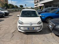 Usata VW up! Move 68 CV (50 kW) 2013 Bianco Utilitaria