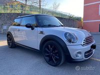 Usata Mini Cooper D 112 CV (82 kW) 2012 Grigio Utilitaria