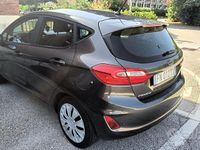 Usata Ford Fiesta 86 CV (63 kW) 2018 Grigio Utilitaria