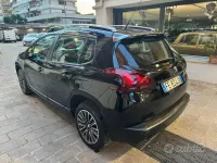 Usata Peugeot 2008 Allure 82 CV (60 kW) 2016 Nero SUV