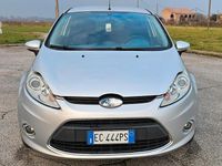 Usata Ford Fiesta 92 CV (67 kW) 2010 Argento Utilitaria
