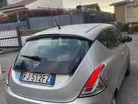 Usata Lancia Ypsilon Silver 69 CV (50 kW) 2017 Grigio Utilitaria