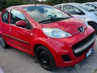 Usata Peugeot 107 68 CV (50 kW) 2009 Rosso Utilitaria
