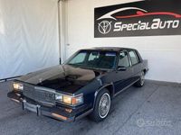 usata Cadillac Fleetwood v8