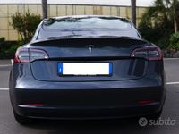 Usata Tesla Model 3 Standard Range Plus 250 kW (341 CV) 2019 Grigio Berlina