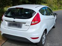 Usata Ford Fiesta 82 CV (60 kW) 2009 Bianco Berlina