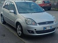 Usata Ford Fiesta 68 CV (50 kW) 2008 Grigio Utilitaria