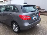 Usata Mercedes B180 122 CV (89 kW) 2012 Grigio Utilitaria