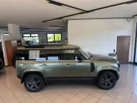 Usata Land Rover Defender SE 200 CV (147 kW) 2024 Verde SUV