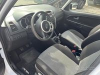 Usata Kia Venga Active 90 CV (66 kW) 2013 Bianco Utilitaria