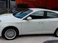 Usata Alfa Romeo Giulietta Distinctive 120 CV (88 kW) 2014 Bianco Utilitaria