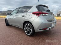 Usata Toyota Auris Lounge 90 CV (66 kW) 2016 Grigio Berlina