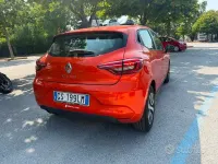 Usata Renault Clio V Equilibre 65 CV (47 kW) 2023 Arancione Berlina