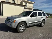 Usata Jeep Grand Cherokee Overland 218 CV (160 kW) 2006 Grigio SUV