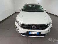 Usata VW T-Roc Life 110 CV (80 kW) 2023 Grigio SUV