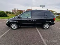Usata Chrysler Grand Voyager 150 CV (110 kW) 2008 Nero Monovolume