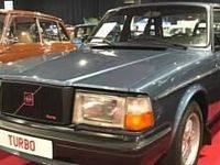 Usata Volvo 240 145 CV (106 kW) 1983 Blu Berlina