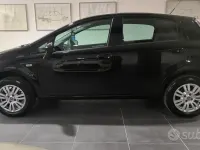 Usata Fiat Punto Lounge 70 CV (51 kW) 2015 Nero Utilitaria
