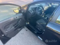 Usata Ford Fiesta 95 CV (69 kW) 2015 Nero Utilitaria