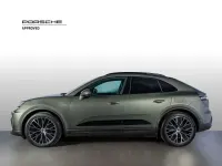 Usata Porsche Macan 144 kW (197 CV) 2024 Verde aventurine metallizzato SUV