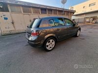 Usata Opel Astra Cosmo 115 CV (84 kW) 2009 Beige Berlina