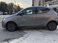 Usata Lancia Ypsilon Silver 69 CV (50 kW) 2022 Grigio Utilitaria