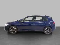 Usata VW Golf VIII Life 110 CV (80 kW) 2022 Atlantic blue metallizzato Berlina