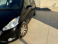 Usata Peugeot 208 Active 82 CV (60 kW) 2013 Nero Utilitaria