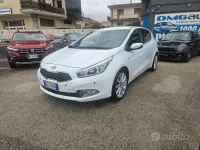 Begagnad Kia Ceed 90 HK (66 kW) 2015 Vit Halvkombi