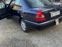 Usata Mercedes C200 192 CV (141 kW) 1996 Blu Berlina
