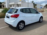 Usata Kia Venga Active 90 CV (66 kW) 2019 Bianco Utilitaria