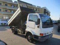 Usata Nissan Cabstar 106 CV (77 kW) 2001 Bianco Pick-up