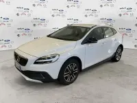 Usata Volvo V40 Business Edition 120 CV (88 kW) 2019 Bianco Utilitaria