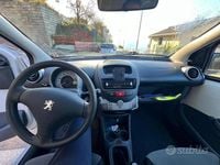 Usata Peugeot 107 68 CV (50 kW) 2014 Bianco Utilitaria