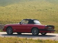 Begagnad Alfa Romeo Spider Quadrifoglio Verde 125 HK (91 kW) 1997 Röd Cab