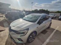 Usata Renault Clio V 140 CV (102 kW) 2021 Grigio Utilitaria