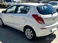 Usata Hyundai i20 Edition 75 CV (55 kW) 2013 Bianco Utilitaria
