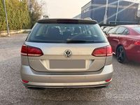 Begagnad VW Golf VII Executive 116 HK (85 kW) 2020 Grå Kombi