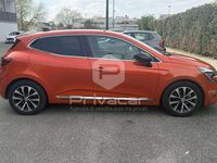 Usata Renault Clio V Techno 91 CV (66 kW) 2023 Arancione Utilitaria