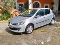 Usado Renault Clio II 85 CV (62 kW) 2008 Gris Berlina