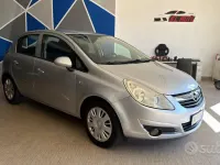 Usata Opel Corsa Cosmo 75 CV (55 kW) 2007 Grigio Utilitaria